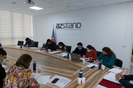 İSO/IEC 17025:2017 “Sınaq və kalibrləmə laboratoriyalarının səlahiyyətliliyinə dair ümumi tələblər” beynəlxalq standartı əsasında təlimlər keçirilmişdir.