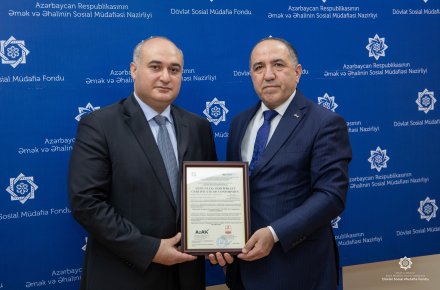 AZSTAND tərəfindən Dövlət Sosial Müdafiə Fonduna ISO 9001:2015 “Keyfiyyəti idarəetmə sistemləri. Tələblər” beynəlxalq standartı üzrə sertifikat təqdim olunub.