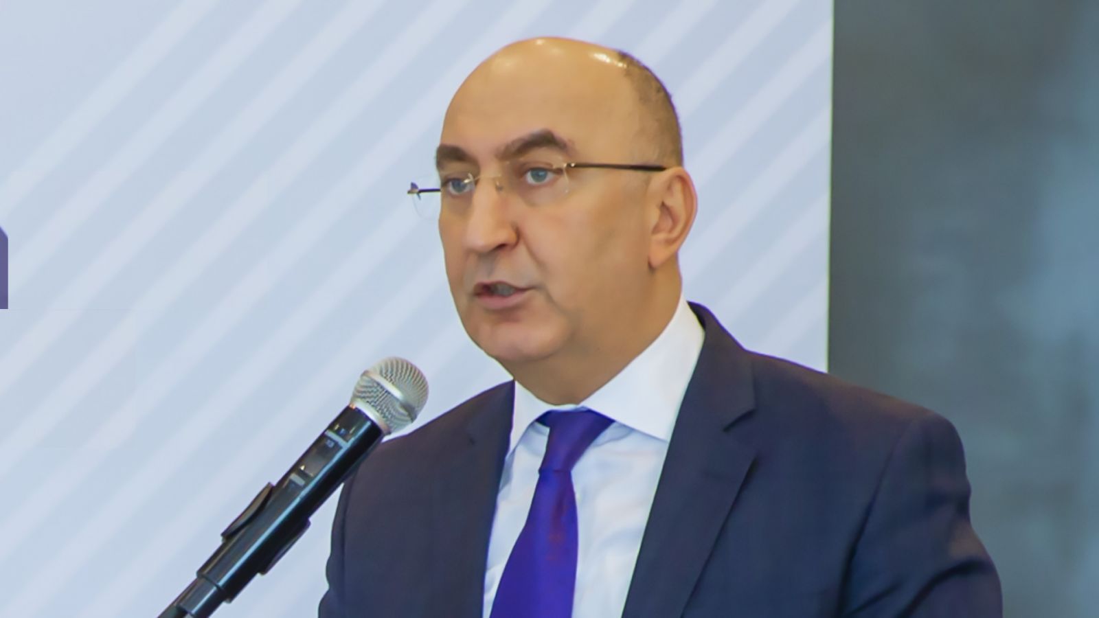 İlham Bayramov: “Standartların onlayn satışı təmin ediləcək”