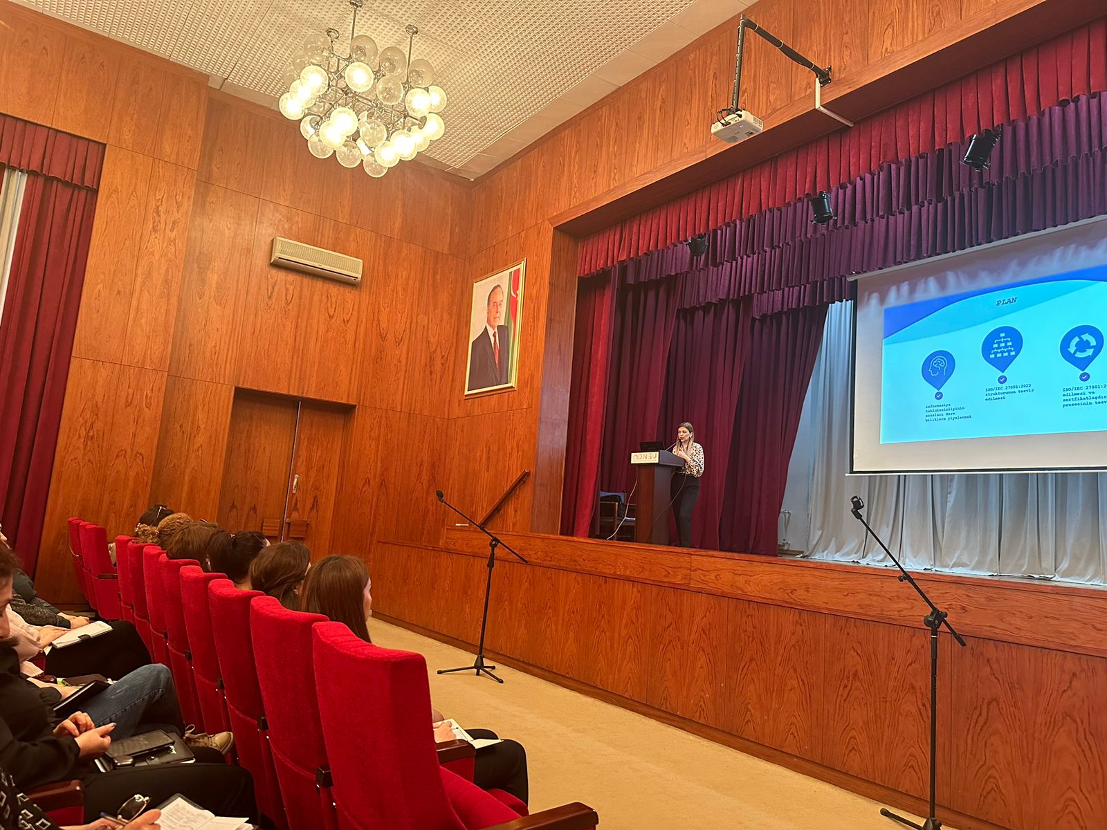 Azərbaycan Dövlət Neft və Sənaye Universitetində (ADNSU) informasiya təhlükəsizliyinin idarəedilməsi mövzusunda təlim keçirilib