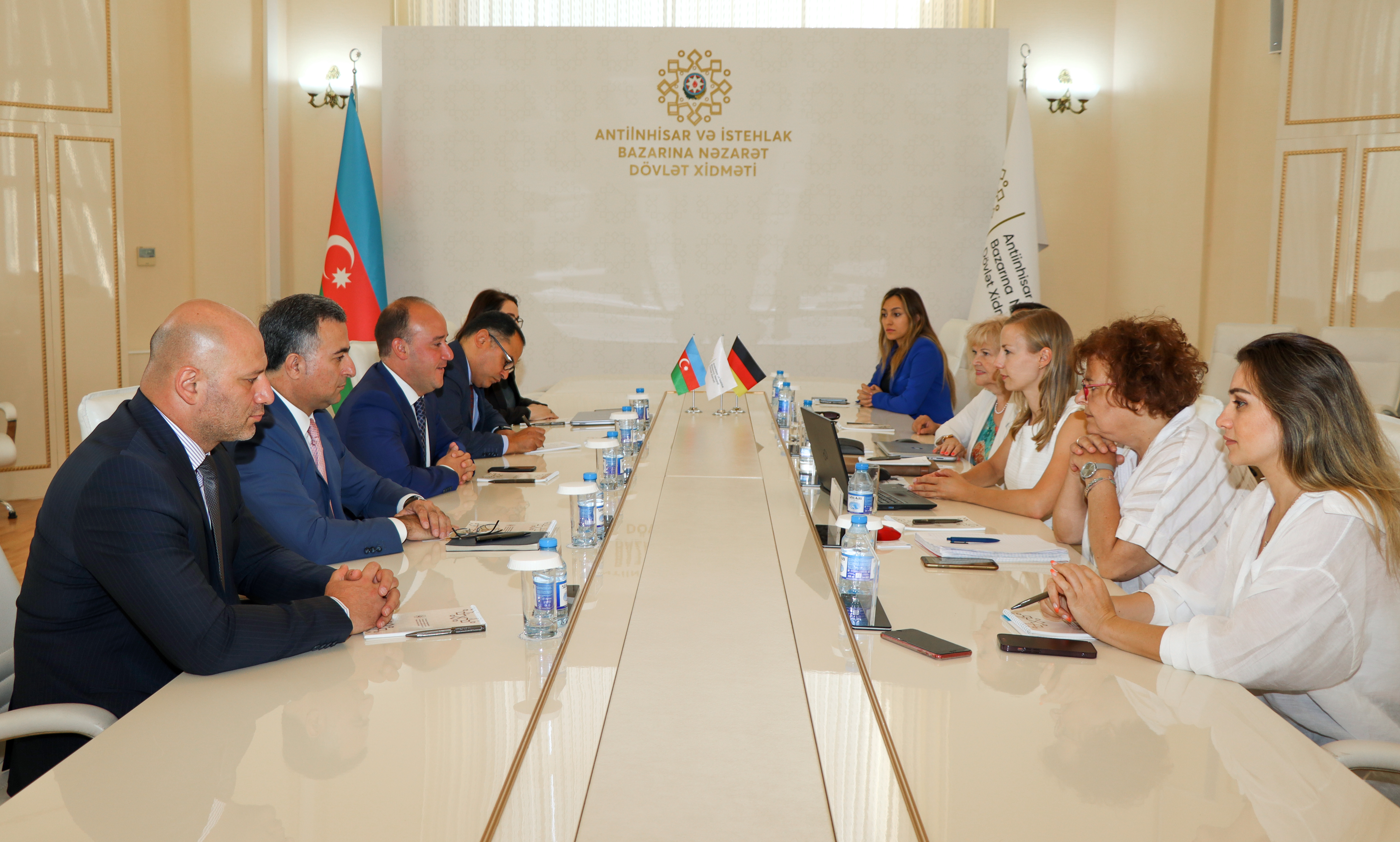Dövlət Xidmətində Almaniya Fiziki-Texniki Federal İnstitutunun nümayəndələri ilə görüş keçirilib